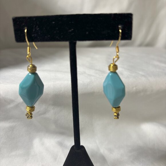 Discount Shipping on Necklace & Earring Set - Picture 4 of 4